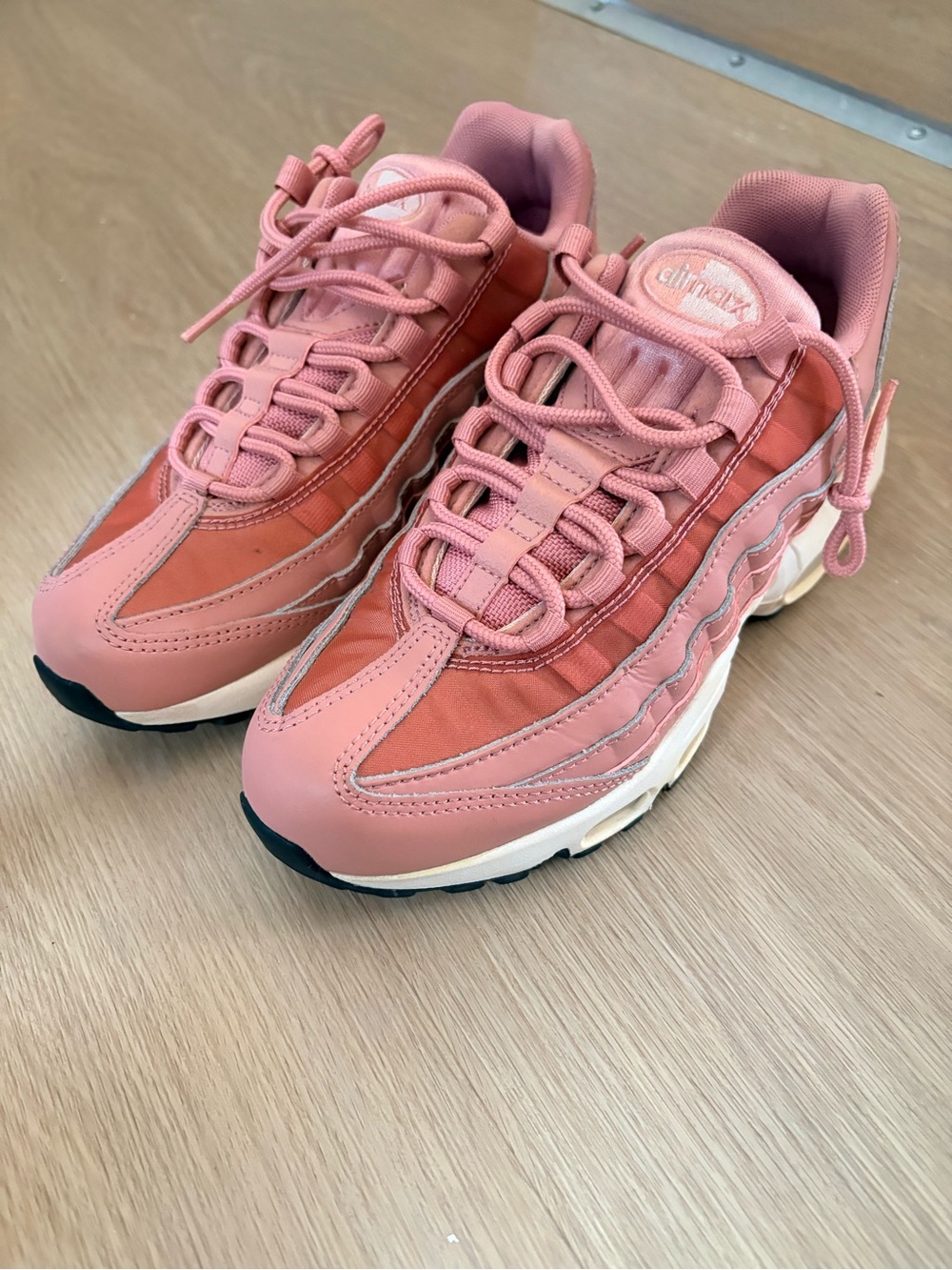 Nike Women's Air Max 95 Rust Pink Sporty Sneaker
